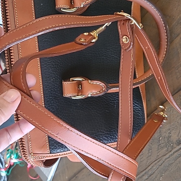 Vintage Dooney and Bourke Satchel - Picture 6 of 10
